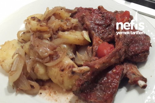 Bol Domatesli Fırında Kuzu Pirzola Yapımı