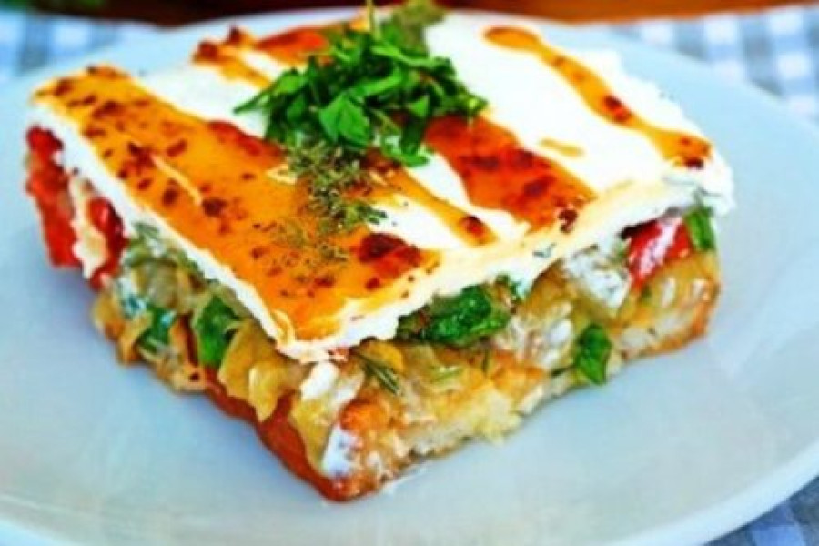 Etimekli Yoğurtlu Gün Salatası