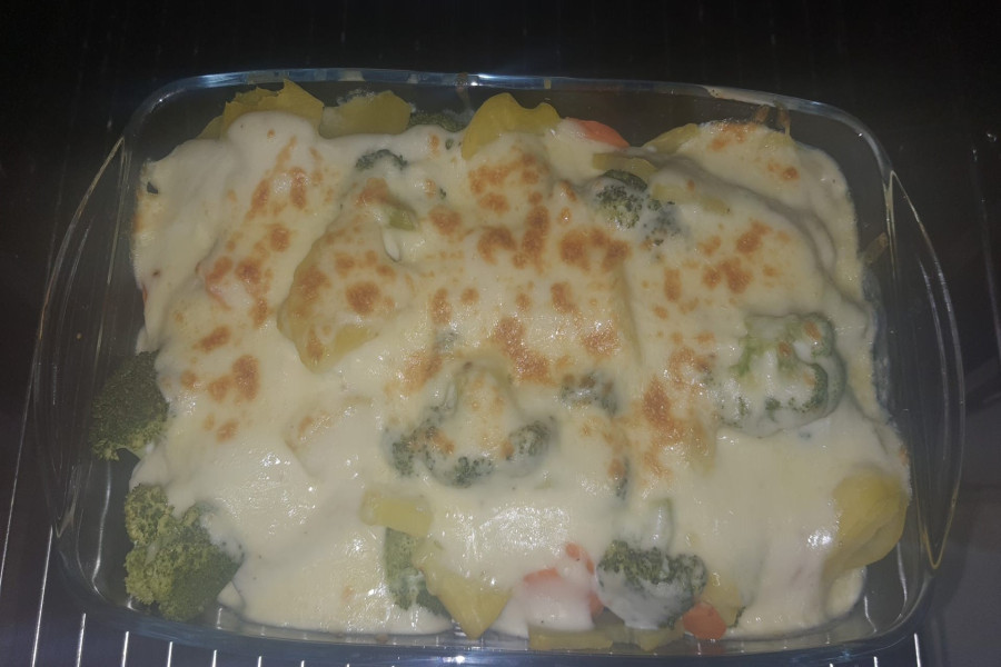 Fırında Beşamel Soslu Sebze Graten