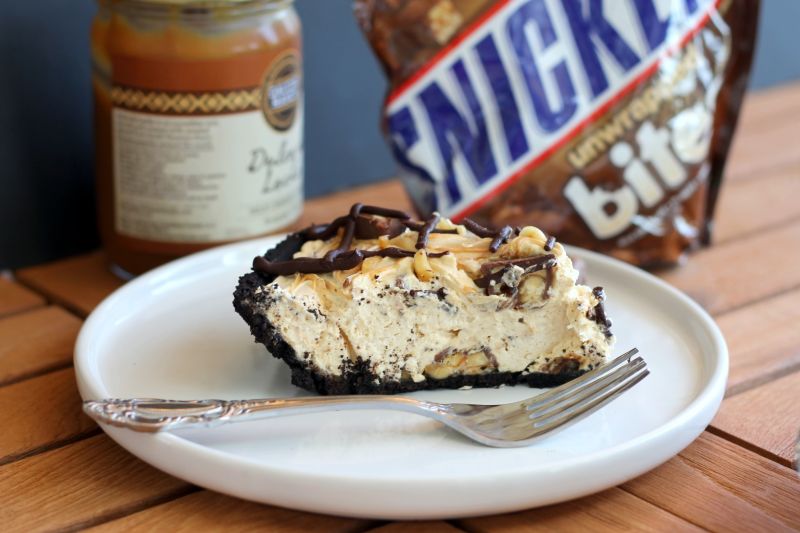 No-Bake Snickers Pie