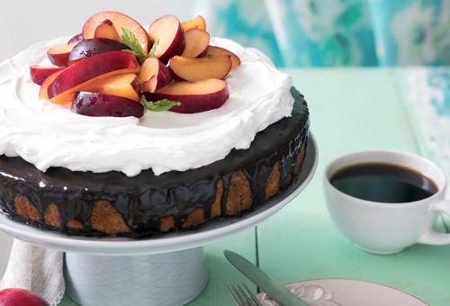 ERİKLİ VE CEVİZLİ PASTA