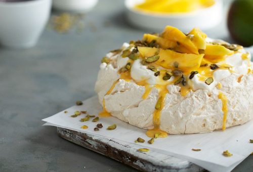 LİMON KREMALI VE MANGOLU PAVLOVA