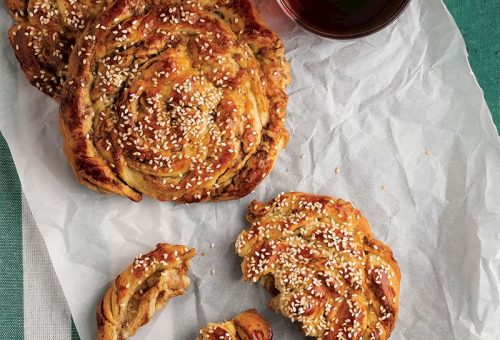 TAHİNLİ VE TARÇINLI ÇÖREK