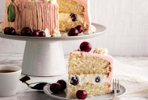 VİŞNELİ BADEMLİ PASTA