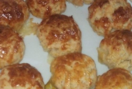 Sucuklu Peynirli Zeytinli Poğaçalar