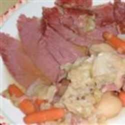 Sarahın Yavaş Pişiricide Pastırmalı Lahana