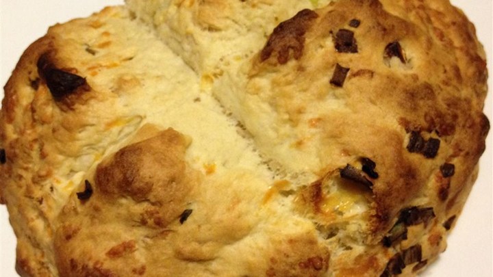 Jimin Cheddar Soğanlı Soda Ekmeği