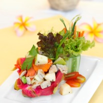 Doğu Ejder Meyvesi Salatası