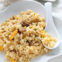 Sarımsaklı ve Yumurtalı Kızarmış Pilav