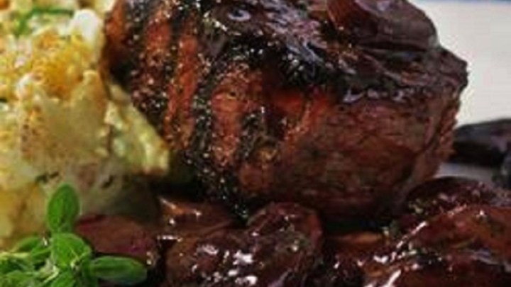 Filet Mignon with Mushroom-Cabernet Gravy