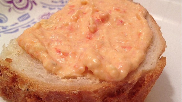 Roasted Garlic Tyrokavteri