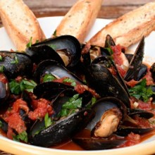 Sauteed Mussels In Tomato Saffron Sauce