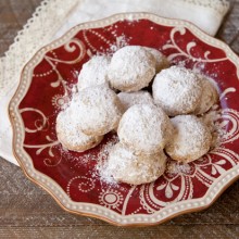 Roasted Hazelnut & Dark Chocolate Kiss Cookies {Perfect For Valentine's Day!}