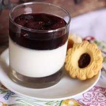 Cinnamon Panna Cotta With Spiced Pears